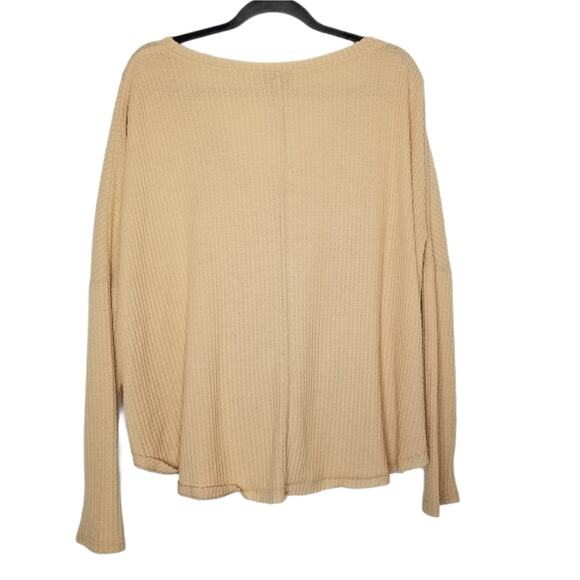 Out From Under Jojo Oversized Thermal Button Up Size Small - Picture 10 of 12